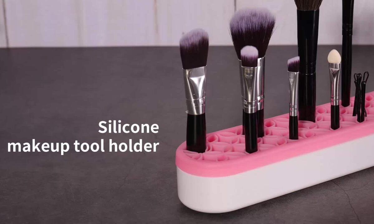 Hair Brush For Quick Touch-Ups